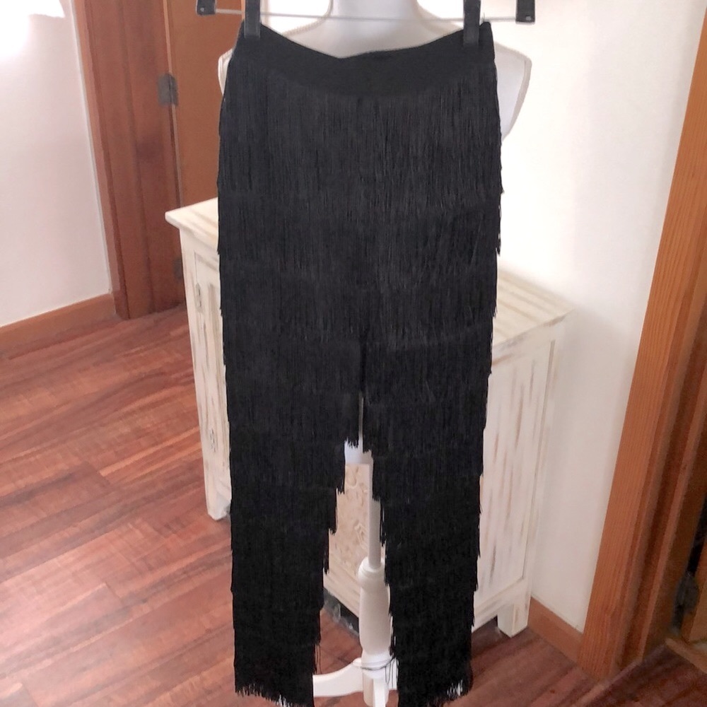 Video!!! Fun fringe pants/leggings - Fashion Nova.